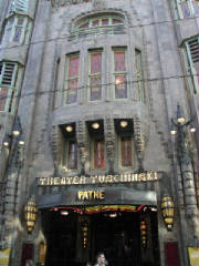 tuschinski1facade.jpg